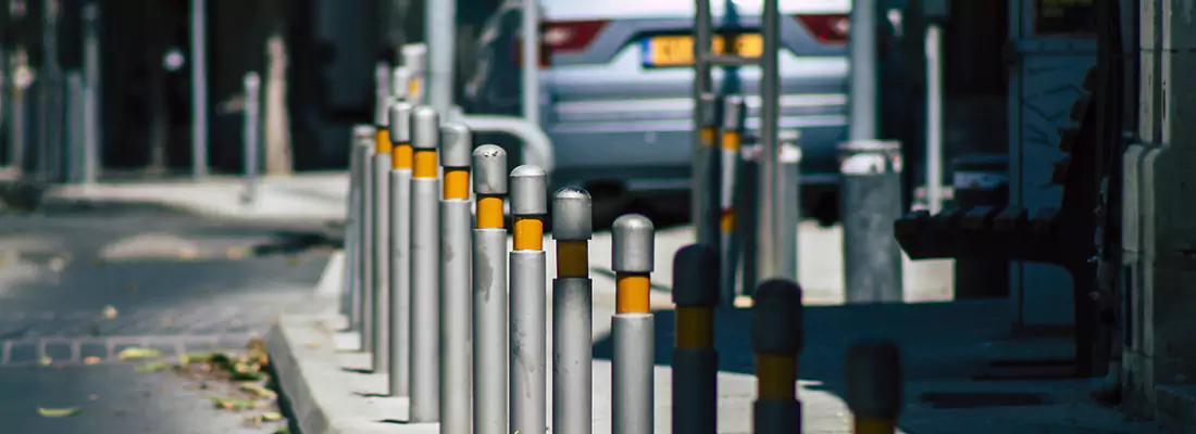 Safe and Convenient Retractable Barrier Column Systems for Properties in East Lake-Orient Park, FL